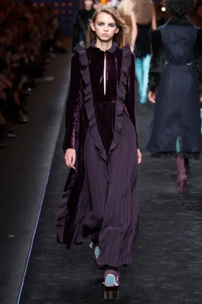 Look 37